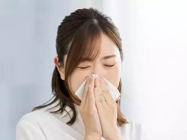 アナフィラキシーの危険も！ 梅雨の長引く鼻水・くしゃみ、原因は「ダニアレルギー」かも【医師が解説】