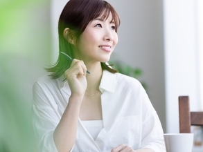 老後の孤独は「何かいいことないかな」から始まる？受け身な人ほどお金が減る理由