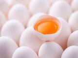 「Q. 「卵の黄身はコレステロールが高いため、食べない方がいい」って本当？」の画像1
