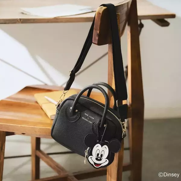 「【付録】ミッキーマウス「ショルダーバッグ＆フェイスチャームポーチ」が付いてくる！ 『YOUNG&OLSEN The DRYGOODS STORE SHOULDER BAG BOOK』が5月26日発売」の画像