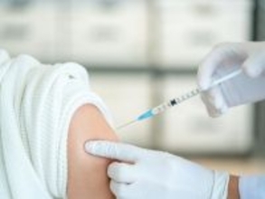 揉むのは危険!? 予防注射を受けた後にしてはいけないこと【小児科医が解説】