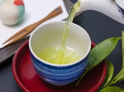 脳にとって最高の飲み物は、急須で淹れた緑茶!? 緑茶を飲む習慣がある人はなぜ認知症リスクが低いのか