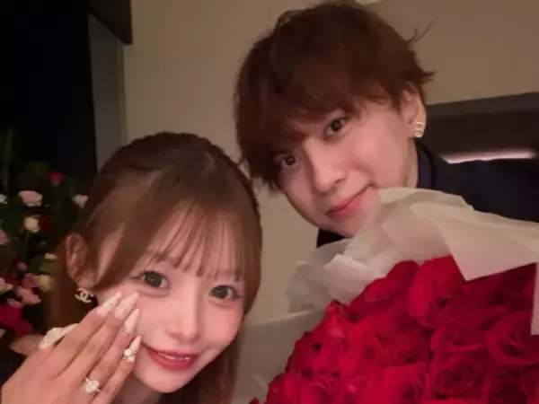 「豪華すぎん？？」人気カップルYouTuber、復縁5年記念日にプロポーズ！ 「素敵すぎて泣けてくる...」