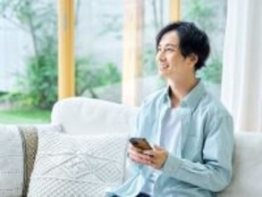 「自動的に引かれるだけで無駄遣いが減った」 S&P500に月5万円、44歳男性の5年間