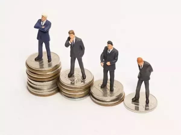 業種別「平均年収ランキング」！ 2位「たばこ」759万円、1位は？【2025年最新】