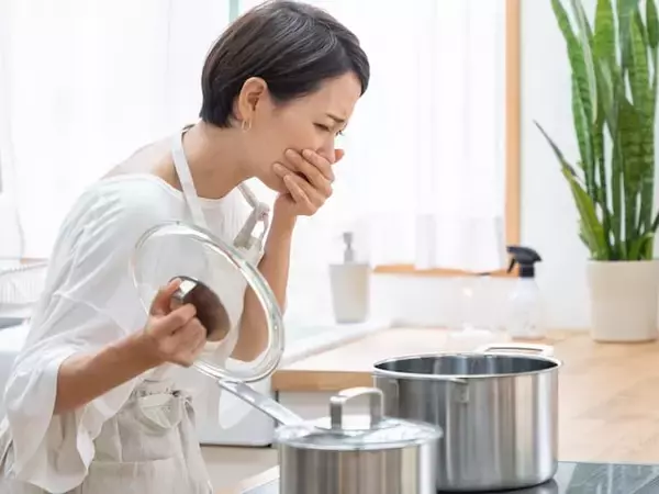 Q. 「一晩寝かせたカレーは、しっかり加熱しても危険」って本当ですか？【医師が回答】
