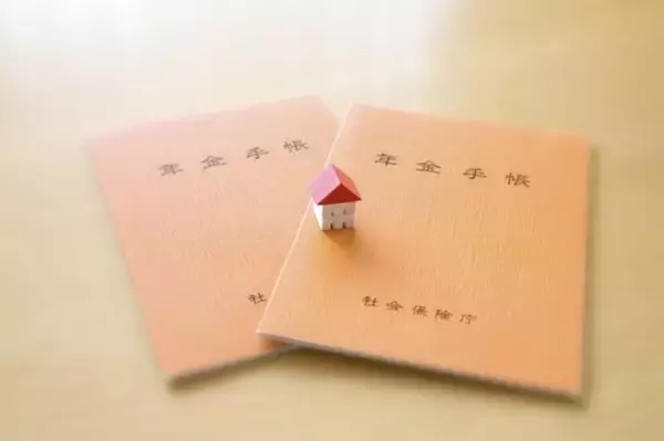 満60歳を迎えると国民年金の支払いはなくなるとSNSで見かけますが、厚生年金を払っている人も国民年金を払わなくてよくなるのですか？