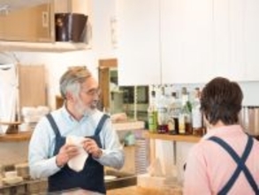 貯金1400万円「年金は70歳まで繰り下げ、週6日働く」飲食店経営65歳男性が抱えるお金の不安