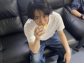「まんげきの田中圭」“39歳妻子持ち”芸人、無加工ショットがイケメン過ぎると話題「爽やか男前やな」