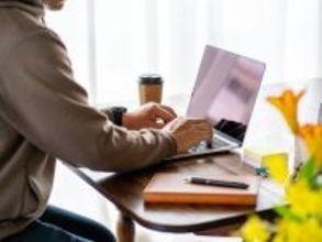 「月3万～5万円稼げた副業」ランキング。データ入力や飲食店スタッフよりも人気なのは？