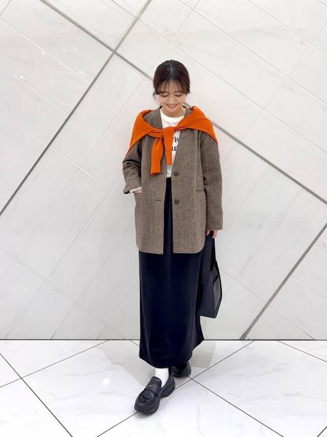 肌寒い日にさっと羽織っておしゃれ見え！ 大人の女性が着たい「旬のライトアウターコーデ」3選