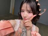 「「手が…」「怖すぎる」鎮西寿々歌、自撮りに写り込んだものに「心霊かと」「若干ホラーやん笑」の声！」の画像1