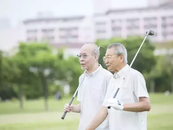 年金月23万5000円「なじみのスナックで飲み、ゴルフもする」87歳男性の今