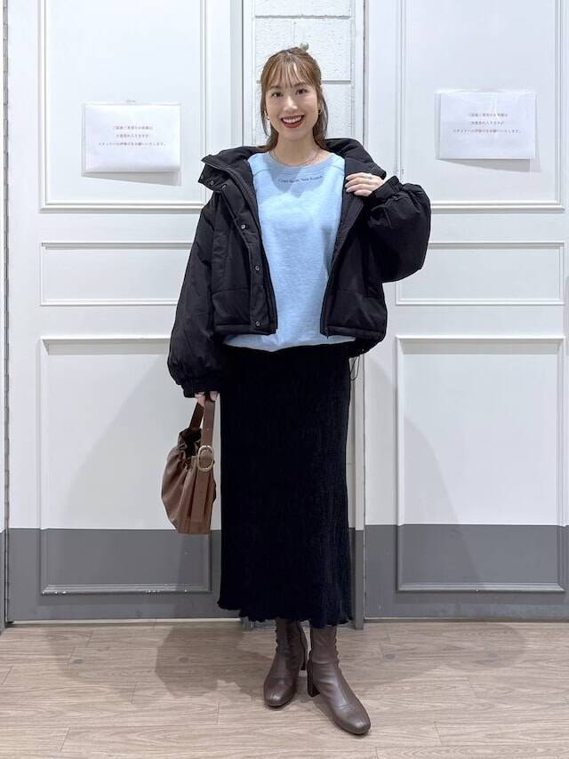 旬の「スウェット」にはスカートを合わせるのがおしゃれ！ 冬の大人カジュアルコーデ3選