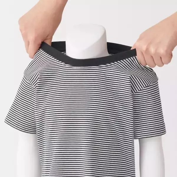「【無印良品】頭がするっと通る！ 着替えが楽になる「ベビー天竺編みTシャツ」が新登場」の画像