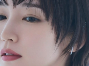 吉岡里帆、大胆衣装で美し過ぎる背中を披露！ 「もう日本の美の代表です」「素敵なバックシャン」