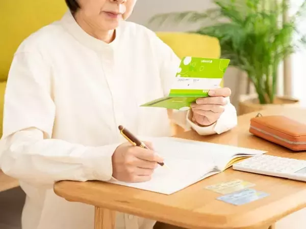 預金どうしてる？9割現金派の64歳女性「定期預金に700万円。冬の特別金利キャンペーンも利用」