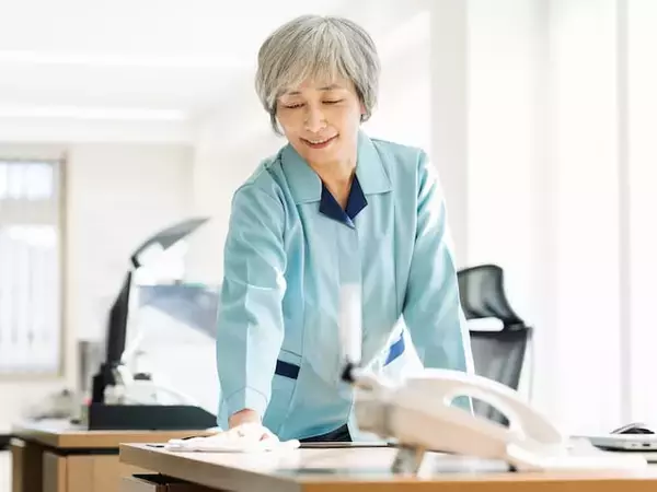 年金月5万円 「清掃のスキマバイトで補っている」62歳ひとり暮らしのリアル