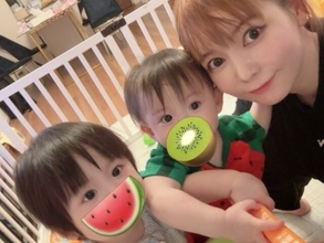 「早くもイケメン君！」中川翔子、成長した双子の姿を公開「ハチワレそっくり可愛い」「将来がとっても楽しみ」