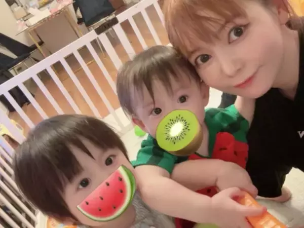 「早くもイケメン君！」中川翔子、成長した双子の姿を公開「ハチワレそっくり可愛い」「将来がとっても楽しみ」