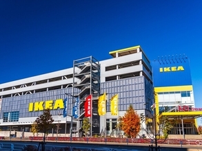 「絶対に買うべき商品」IKEAの“KLUNKA クルンカ ランドリーバッグ”が好評。自立するバスケット型デザインにも注目