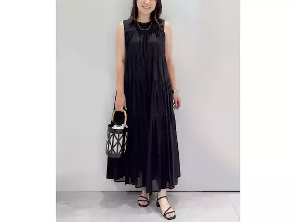 おなかまわりも自然に隠せる！ 大人かわいい「Aラインワンピ」でかなう40代のすっきり夏スタイル