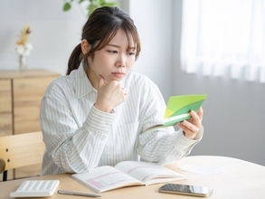 世帯年収980万円「資産はある程度あっても心は貧しいです」33歳女性の夫婦給与事情