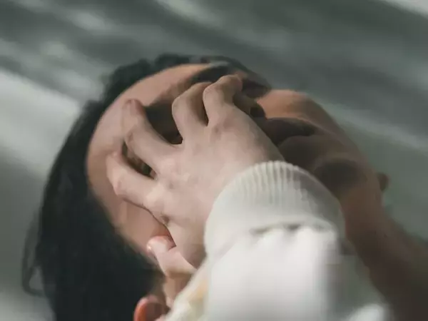 ガソリン代の節約で外出を控えるも…「我慢したストレスで食事量が増えてしまった」56歳男性の失敗