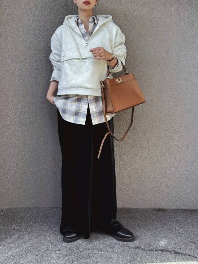 2026年の色「クラウドダンサー」、おすすめコーディネートや色づかいのコツは？