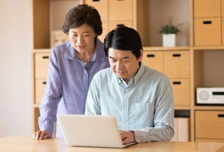 現在配偶者加給年金を受給していますが、妻に特別支給の老齢厚生年金が支給されると、配偶者加給年金は停止されますか？