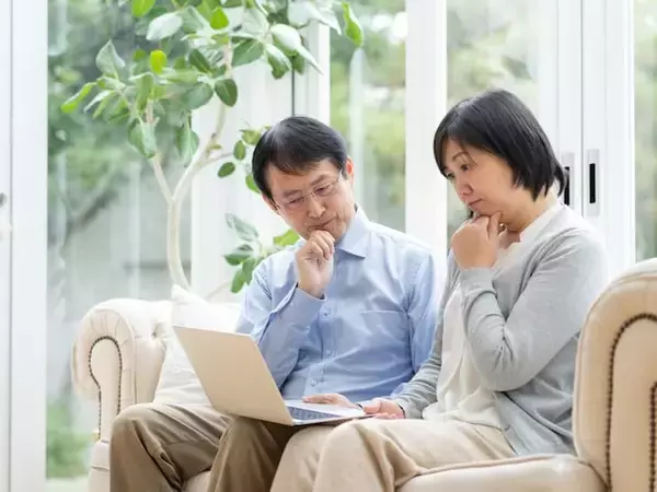 現在59歳です。60歳からは年収180万円まで扶養内で働けると聞きましたが、いつから適用されますか？