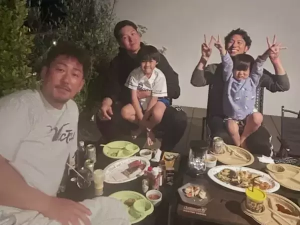 「体でかすぎちゃいます？」中田翔、“自主トレメンバー”バーベキューショット！ 「A5ランクのかっこよさ」
