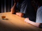 「深夜0時過ぎにホテルへ呼び出され……再婚を願う66歳女性が70歳男性から受けた「衝撃の仕打ち」」の画像1