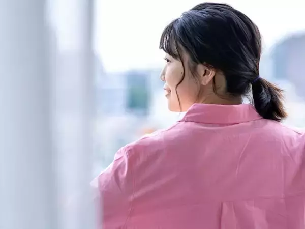 「意外となくても困らないよ」26歳女性が手取りダウンをきっかけにやめた“月1万円”の出費