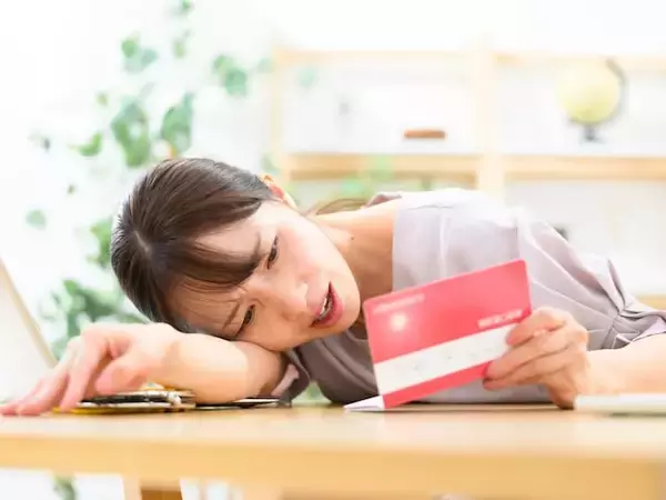 「貯金が思うように増えない」新宿区在住の36歳女性、年収500万円。実家に月3万円入れつつ「2年以内に出たい」