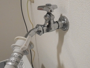 Q. 洗濯機の「水栓」を開けっ放しにするのは“NG”？ もう手遅れになっている劣化サインは？
