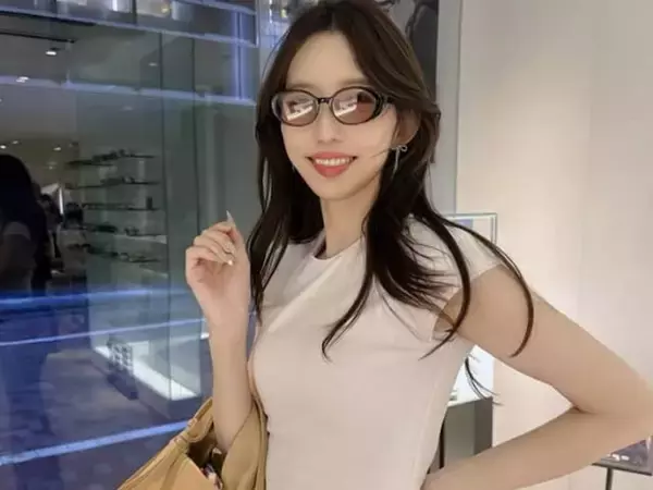 「TWICE ミナちゃんかと」鈴木奈々、美人義姉の顔出しショット公開「この容姿とスタイルで」「びっくり」