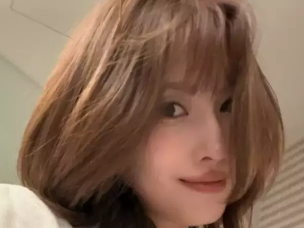 「バスローブももちゃんだと！」TWICE・モモ、バスローブ姿を披露！ 「危ないから気をつけてね」の声も
