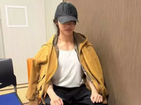 「姿勢良すぎ」上田竜也、嵐ラストライブを見つめる姿に反響「ちゃんと背筋伸ばして配信見てる　可愛い」
