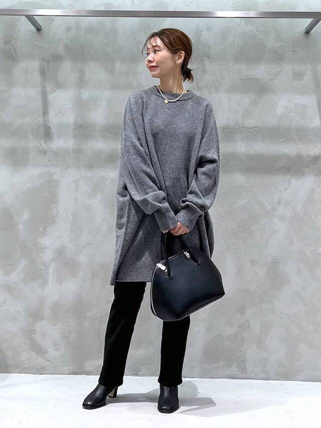 【40代デニム】楽ちんワイドも復活スリムも！ 大人がきれい見えする「最旬デニムコーデ」4選