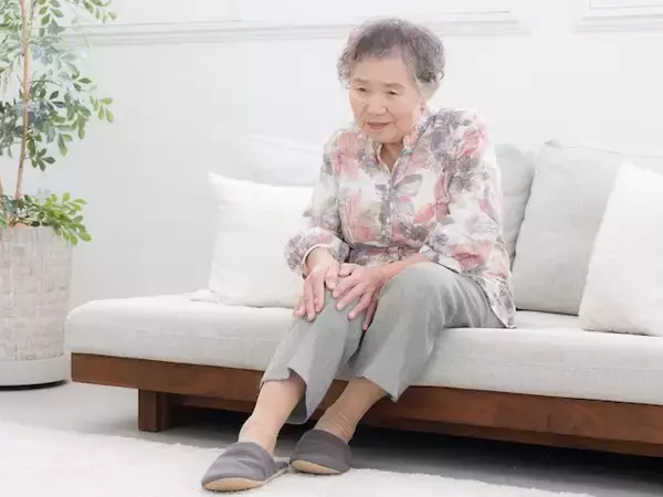 月の年金11万円「夏場は冷房の効いたイオンモールで数時間過ごす」73歳女性の老後ひとり暮らし