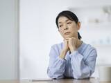 「夏ボーナス100万円も「目標達成したのに上司に評価を大幅に下げられた」50代正社員女性の諦め」の画像1