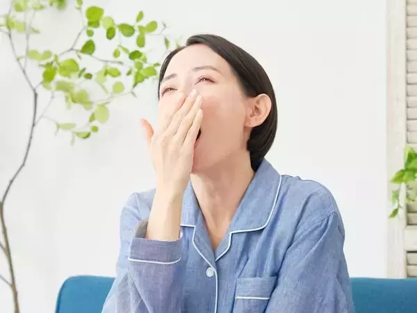 頑張り過ぎは危険？ 睡眠不足で溜まる脳のゴミは「眠って洗い流す」のが正解！【脳科学者が解説】