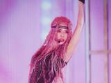 「「写真見ただけで泣ける」浜崎あゆみ、ライブの圧巻スタイル披露！ 「すごい豪華」「迫力ある」」の画像1