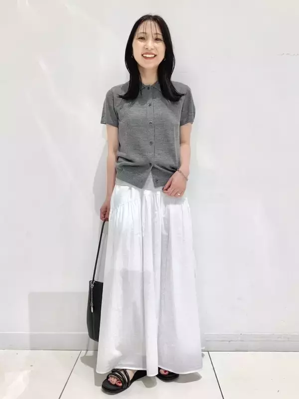 「【ユニクロ】秋のはじめにぴったり！ 2990円のきれいめ「半袖ニット」でつくる40代のデイリーコーデ3選」の画像