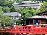 「【岐阜県で泊まってよかった】「飛騨高山温泉 宝生閣」は古い町並を眼下に見下ろす絶景の宿。美食と温泉で飛騨高山を堪能」の画像2
