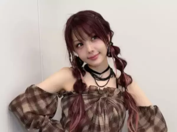 「衣装がエグい」田中れいな、美脚ショット公開！ 「すっごいかわいいママ」「全身ありがたき幸せ」