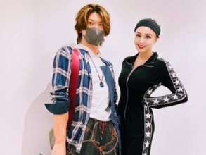 藤原紀香、『テニスの王子様』原作者とのツーショット公開！ 「美しい」「かっこいい姿」