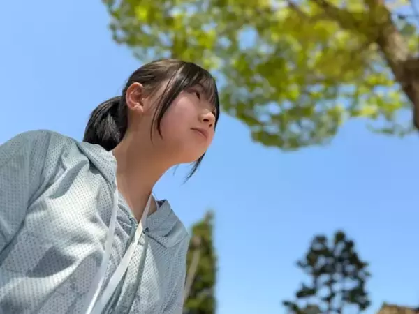 「ものごっつ大人やん！」人気お笑い芸人、14歳になった娘の大人びた姿に反響「アイドルみたいな可愛さ」