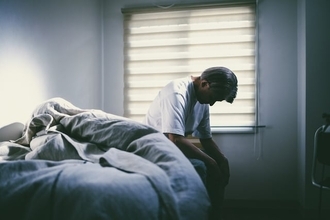 貯蓄を毎月6万円取り崩し。66歳男性の年金5万6000円生活「もっと真面目に老後を考えれば…」